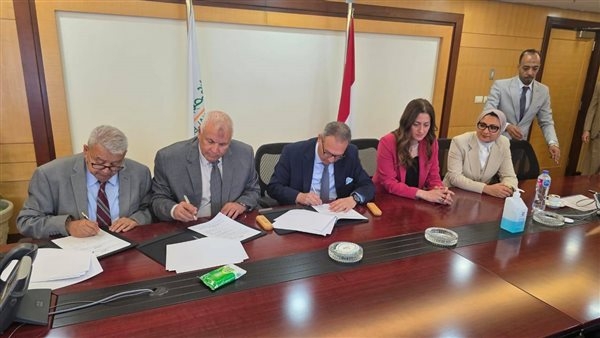 محافظ الوادي الجديد يطلق بروتوكولًا لإحياء مشروعات تسمين الماشية بدعم البنك الأهلي