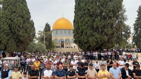 40 ألفًا يؤدون صلاة الجمعة في المسجد الأقصى