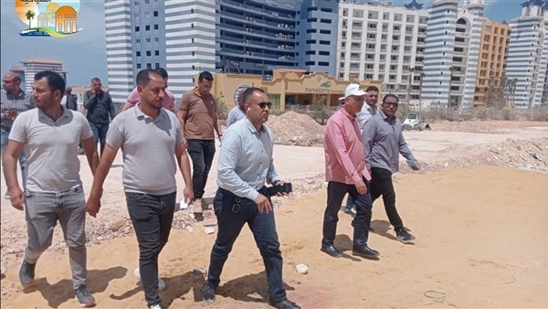 مسئولو «الإسكان» يتابعون المشروعات الجاري تنفيذها بالقرى السياحية