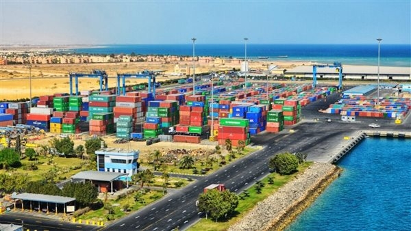ميناء السخنة يقترب من موسوعة جينيس بأكبر مشروع لوجستي في البحر الأحمر