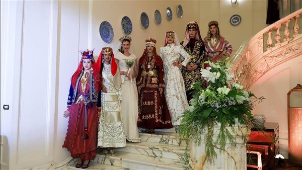 تقاليد الزفاف العريقة في الأناضول خلال عرض أزياء أقيم في السفارة التركية بالقاهرة