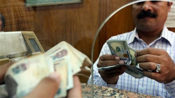 سعر الدولار اليوم .. الجنيه يواصل رحلة صعوده أمام العملة الخضراء