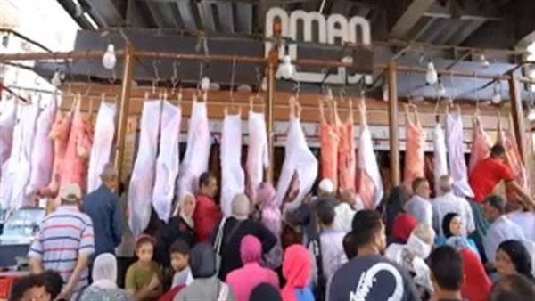 بسبب التخفيضات الكبيرة.. إقبال ملحوظ على منافذ أمان لشراء اللحوم (صور)