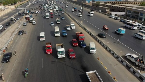 «النقل» تناشد السائقين عدم استخدام الحارة المخصصة للأتوبيس الترددي حفاظًا على الأرواح والمركبات