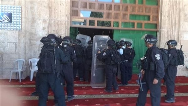 الاحتلال الإسرائيلي يغلق أبواب المسجد الأقصى تزامنًا مع فرض «إغلاق شامل» على الضفة