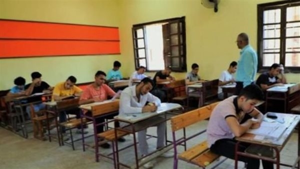 طلاب الثانوية العامة يؤدون امتحانات الأحياء والإحصاء والرياضيات التطبيقية الخميس المقبل