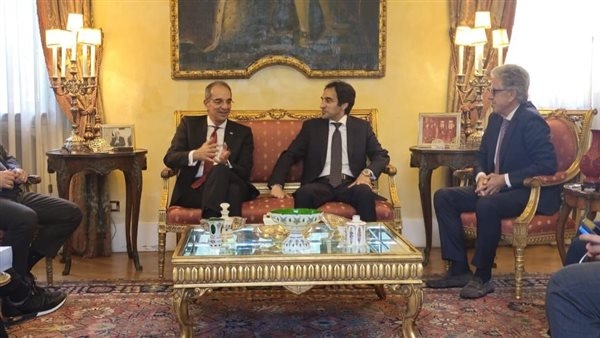 وزير الاتصالات يبحث مع كبرى الشركات التكنولوجية العالمية التوسع في استثماراتها بمصر