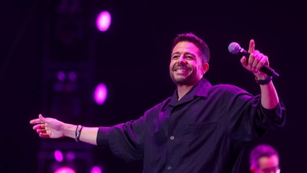 محمد حماقي يشعل حفل مهرجان موازين في المغرب