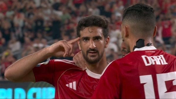 ضياء السيد: بن رمضان إضافة كبيرة للأهلي.. ويجب ضم لاعبين مميزين في خط الدفاع