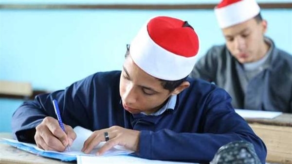 طلاب «علمي» أمام اختبار اللغة الأجنبية غدًا ضمن امتحانات شهادة الثانوية الأزهرية 2025