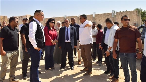 باستثمارات 600 مليون جنيه.. محافظ أسيوط يتفقد مجمع الصناعات الغذائية والرمان بالبداري