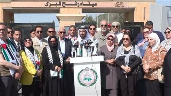 رئيس البرلمان العربي أمام معبر رفح: أوضاع الفلسطينيين تستدعي تحركًا دوليًا عاجلًا