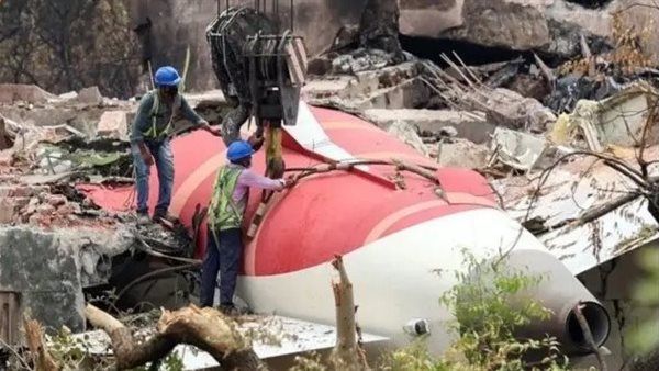 تفاصيل تحطم الطائرة الهندية ..التحقيقات تكشف ماذا حدث قبل الانفجار بلحظات