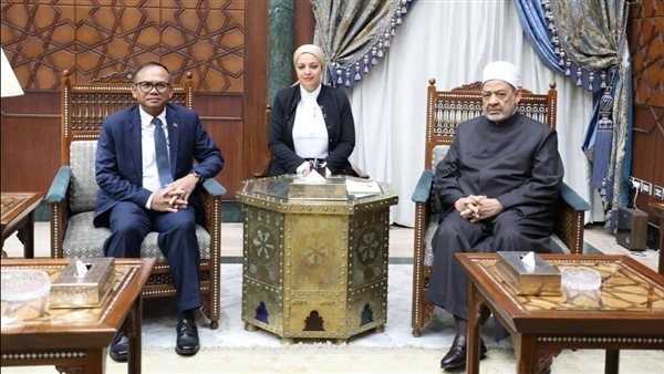 شيخ الأزهر يستقبل سفير كمبوديا ويناقشان تعزيز التعاون العلمي والدعوي