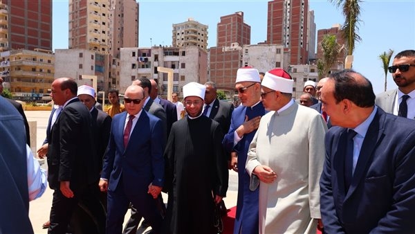 وزير الأوقاف: اهتمام رئاسي كبير بمساجد آل البيت