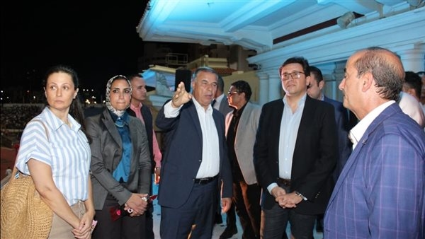 وزير الثقافة ومحافظ الإسكندرية يفتتحان فعاليات المهرجان الصيفي للأوبرا في إستاد الإسكندرية