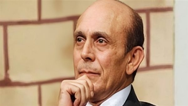 أشرف زكي يكشف تفاصيل الحالة الصحية للفنان محمد صبحي بعد نقله للعناية المركزة