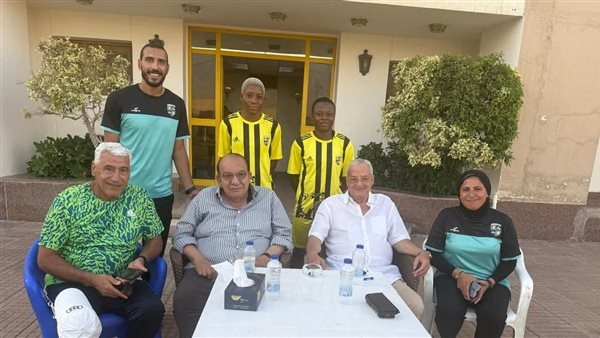 المشرف على الكرة بالمقاولون يطمئن على استعدادات فريق السيدات قبل انطلاق الموسم الجديد