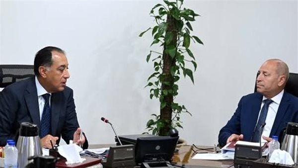 رئيس الوزراء يستعرض الفرص الاستثمارية ببعض الأراضي الفضاء على كورنيش النيل