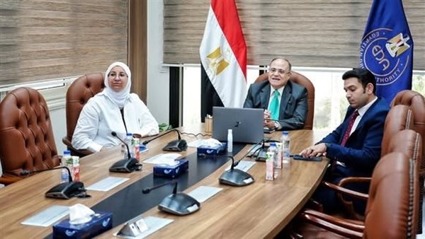 رئيس هيئة الدواء يبحث مع سفيري مصر برواندا وجنوب السودان سبل تعزيز التعاون الدوائي المشترك