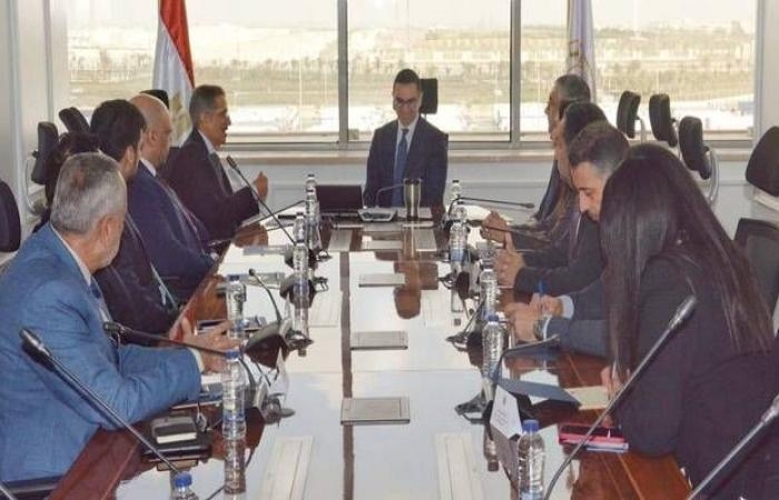 إقتصاد : وزير الاستثمار يبحث مع "أكوا باور" السعودية مشروعاتها المستقبلية في مصر