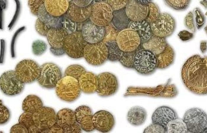 ثقافة : اكتشاف كنز ذهبي عمره 1300 عام بقرية هولندية استخدم في طقوس وثنية