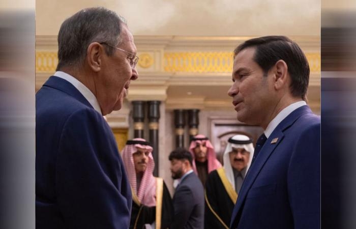 أخبار العالم : مدير مكتب محمد بن سلمان ينشر لقطة لروبيو ولافروف وبالخلفية ابتسامة لوزير خارجية السعودية ويعلق