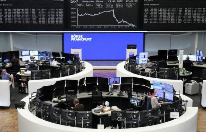 إقتصاد : استقرار أسهم أوروبا رغم مكاسب السلع الصناعية
