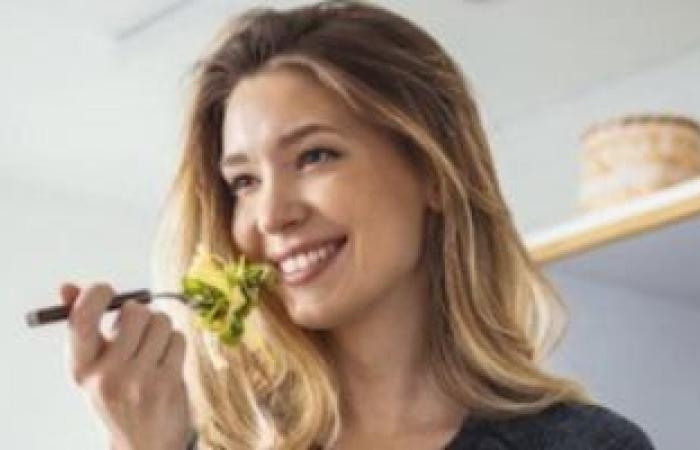 صحة وطب : بتصحى جعان في نص الليل.. وجبات مناسبة لا تفسد الدايت