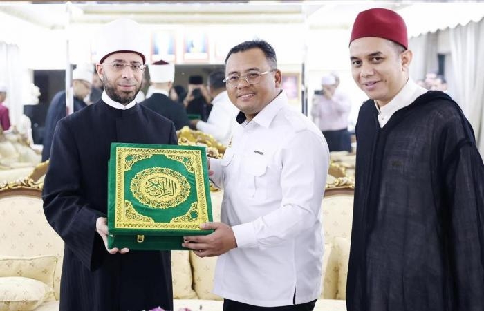 تقارير مصرية : وزير الأوقاف: إرسال كتب ومراجع علمية تساعد في التصدي للأفكار المتطرفة إلى ماليزيا