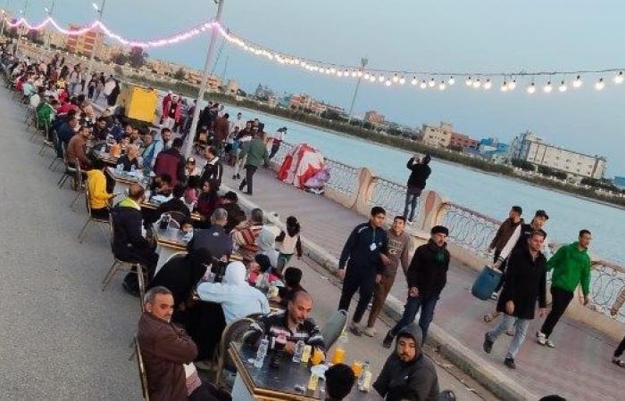 أخبار مصر : أهالي كفر الشيخ ينظمون حفل إفطار جماعي على ضفاف بحيرة البرلس