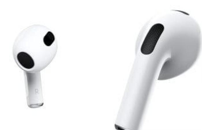 أخبار التكنولوجيا : تقرير: أبل لا تزال تخطط لإطلاق سماعة AirPods المزودة بكاميرات صغيرة
