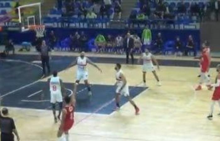 أخبار الرياضة : الأهلى يهزم الزمالك 77-71 فى قمة دورى سوبر السلة