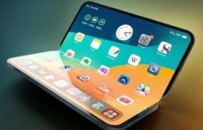 أخبار التكنولوجيا : كل ما تحتاج معرفته عن أول آيفون قابل للطى من أبل.. متوقع طرحه فى 2026