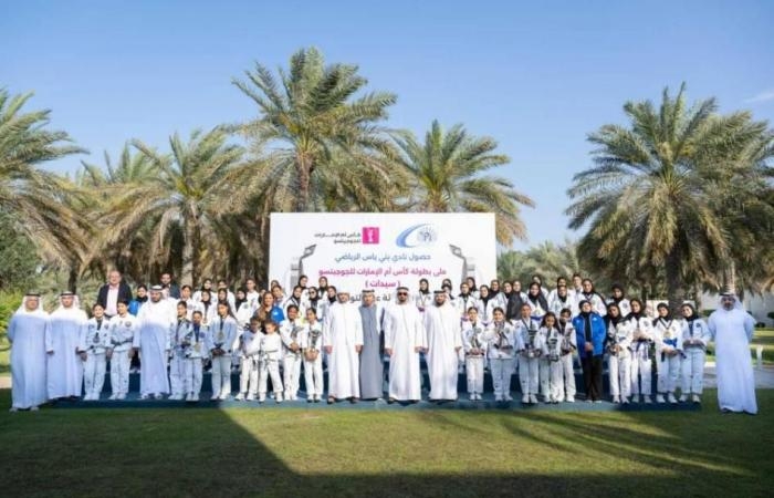 رياضة : سيف بن زايد يلتقي فريق سيدات بني ياس للجوجيتسو