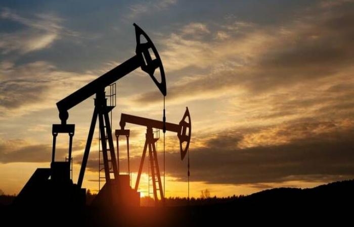 إقتصاد : هبوط أسعار النفط وسط مخاوف الرسوم الجمركية