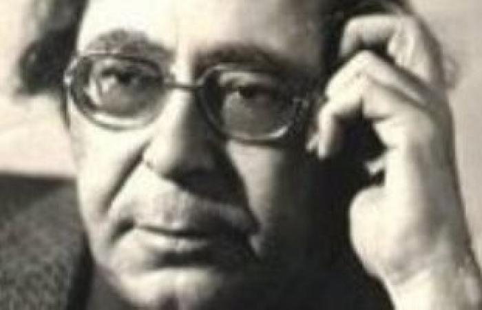 ثقافة : مكتشف السندريلا.. 38 عاما على رحيل الشاعر عبد الرحمن الخميسي