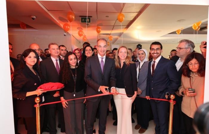 أخبار الاقتصاد : وزير الاتصالات: تعزيز مكانة مصر كوجهة مفضلة للشركات العالمية فى صناعة التعهيد