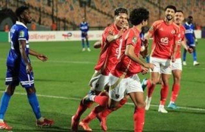أخبار الرياضة : حافلة الأهلى تتحرك لملعب مباراة الهلال السودانى فى السابعة مساء