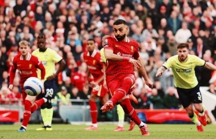فابريزيو رومانو: ليفربول يكثف مفاوضاته لتجديد عقد صلاح وفان دايك