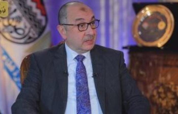 أخبار الاقتصاد : وزير قطاع الأعمال العام يعيد تشكيل مجلس إدارة الشركة القابضة للصناعات الكيماوية
