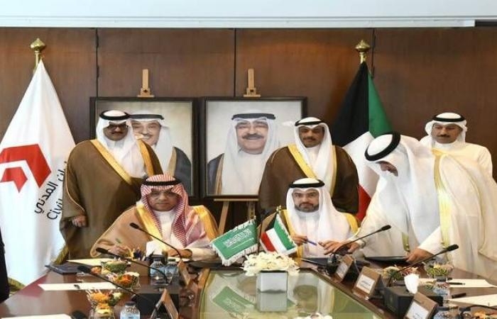إقتصاد : السعودية والكويت توقعان مذكرة تفاهم لتعزيز التعاون الفني بمجال الطيران