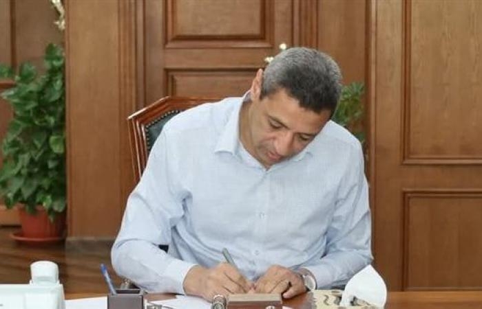 أخبار العالم : محافظ السويس يعتمد التعريفة الجديدة لسيارات الأجرة