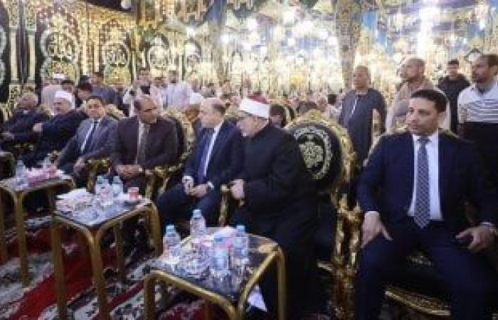 محافظات : رئيس جامعة الأزهر يتلقى العزاء فى وفاة والده بقرية سنهور المدينة بكفر الشيخ.. فيديو