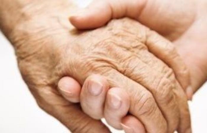 صحة وطب : إجابات أهم 5 أسئلة عن مرض الشلل الرعاش في يومه العالمي