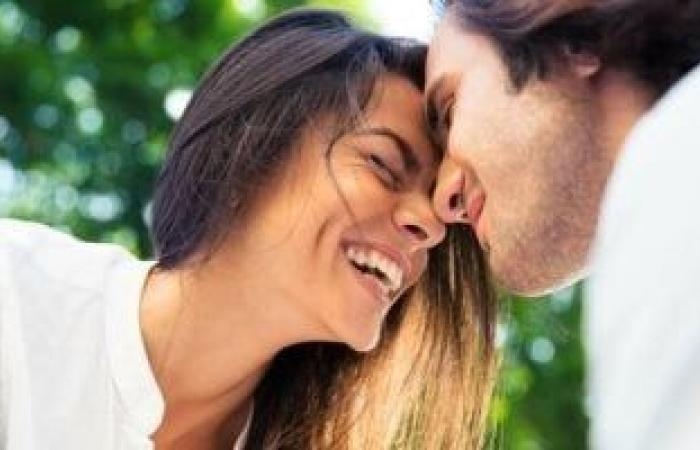 عالم المرأة : الطريق لقلب الراجل مش معدته.. 5 صفات تزيد جاذبية المرأة