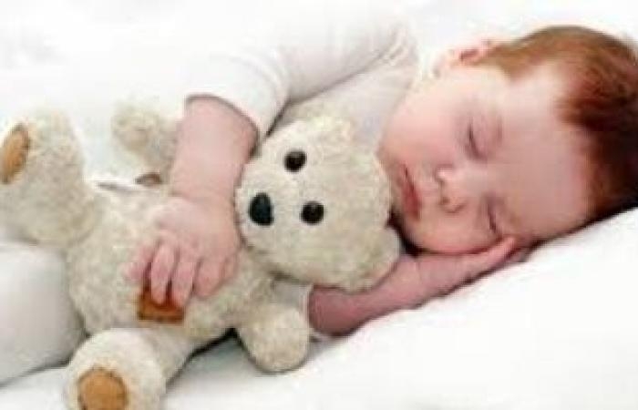 صحة وطب : الهدوء ليس الأفضل.. ليه لازم تخلى طفلك الرضيع ينام في الدوشة