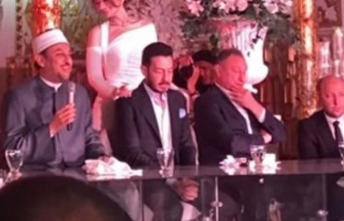 صور عقد قران ليلى أحمد زاهر وهشام جمال.. شاهد لحظة بكاء الفنان أحمد زاهر