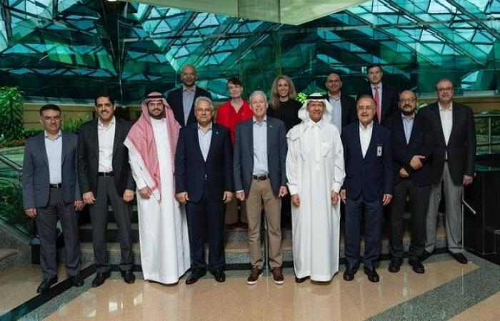 إقتصاد : وزير الطاقة الأمريكي يزور مقر "أرامكو السعودية" بمدينة الظهران