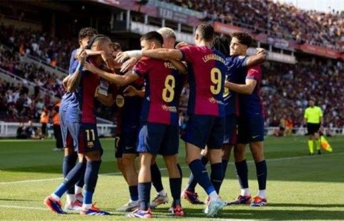 أخبار مصر : ارحل أيها الأحمق.. جماهير برشلونة تهاجم مدافع الفريق
